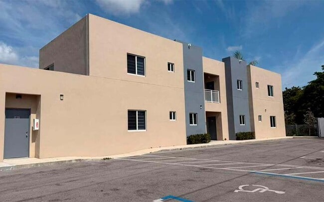 Building Photo - 811 E 52nd St