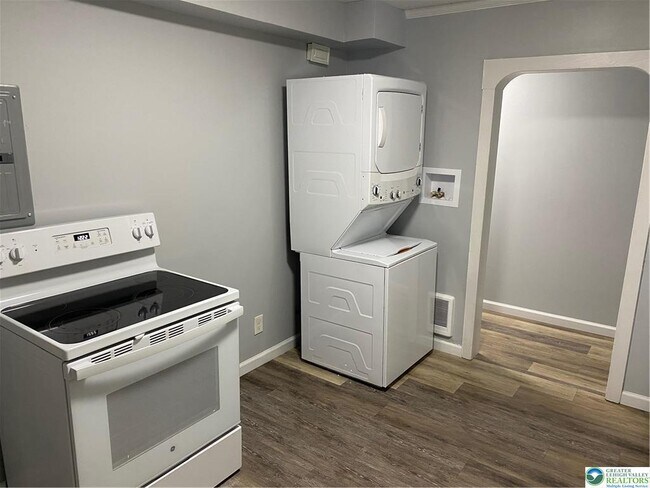 Building Photo - 1111 Catasauqua Rd