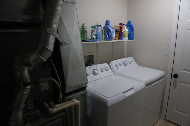 Building Photo - 4306 Derby Ridge Dr