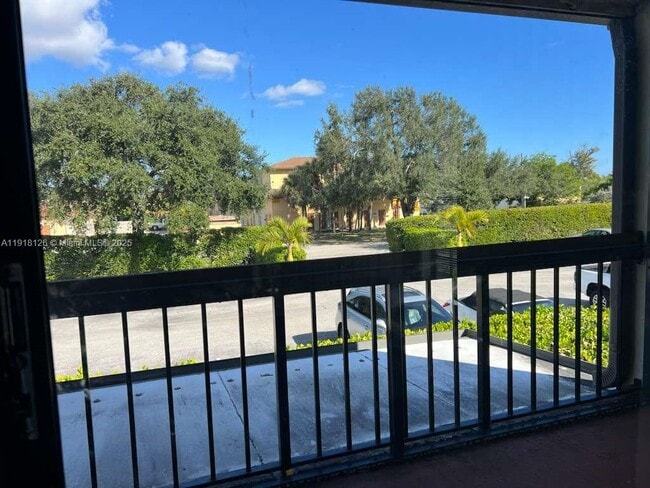 Building Photo - 721 SE 1st Way