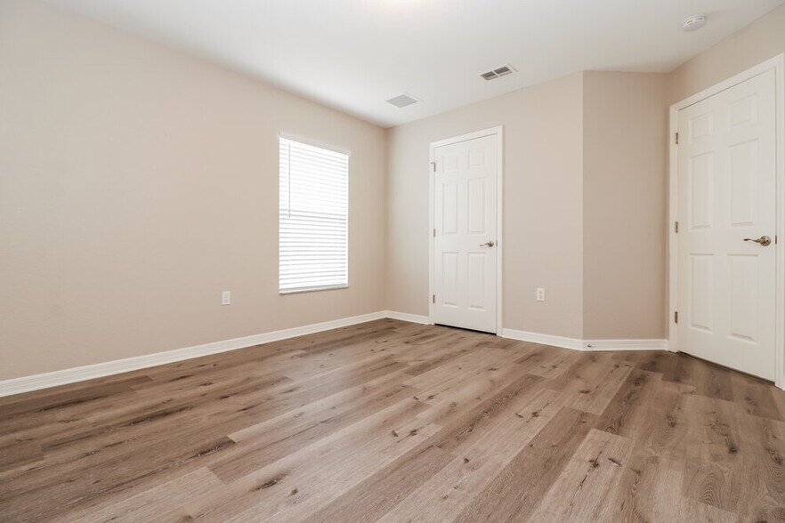Building Photo - 14080 Barlington St