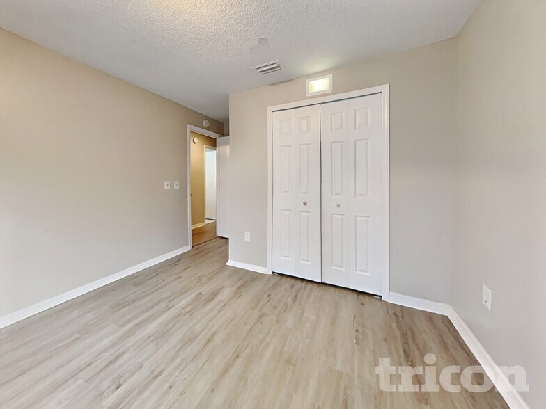 Building Photo - 801 Maraval Ct