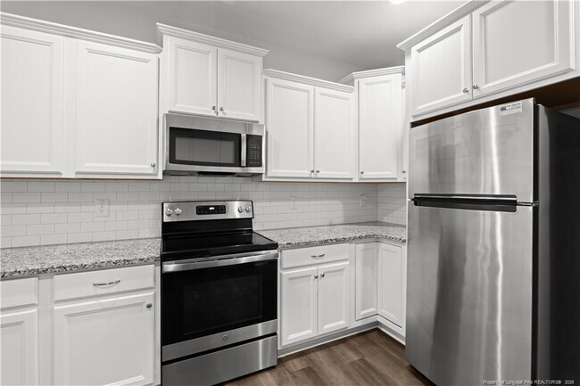 Building Photo - 4616 Scenic Pines Dr