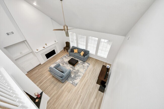 Building Photo - 7130 Glenwood Dr