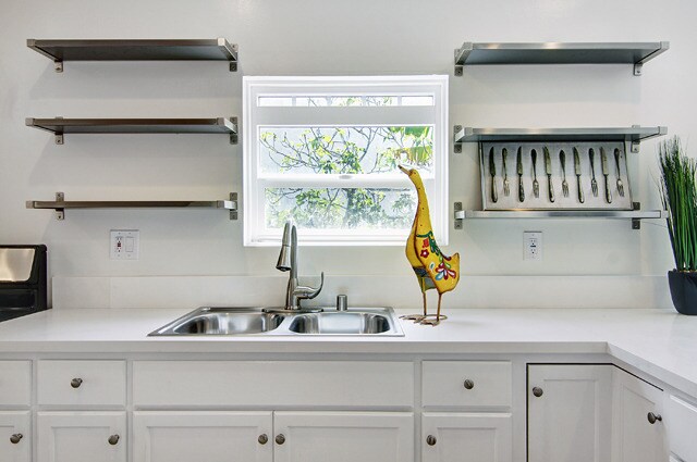 Building Photo - Remodeled 3 Bedroom Home