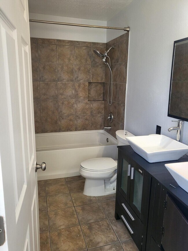 Building Photo - 3008 Laurel Meadows Dr