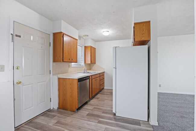 Building Photo - 2286 Stace St