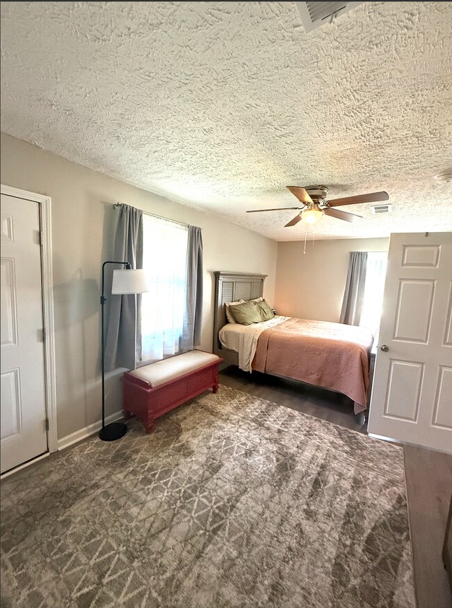 Building Photo - Beautiful 4 Bedroom Home with Bonus Room – $2,000/Month