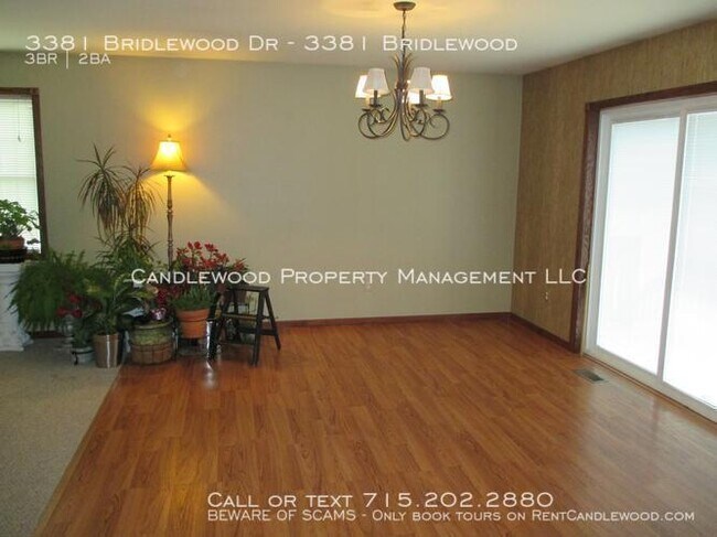 Building Photo - 3 Bedroom/2 Bathroom Split Level Duplex