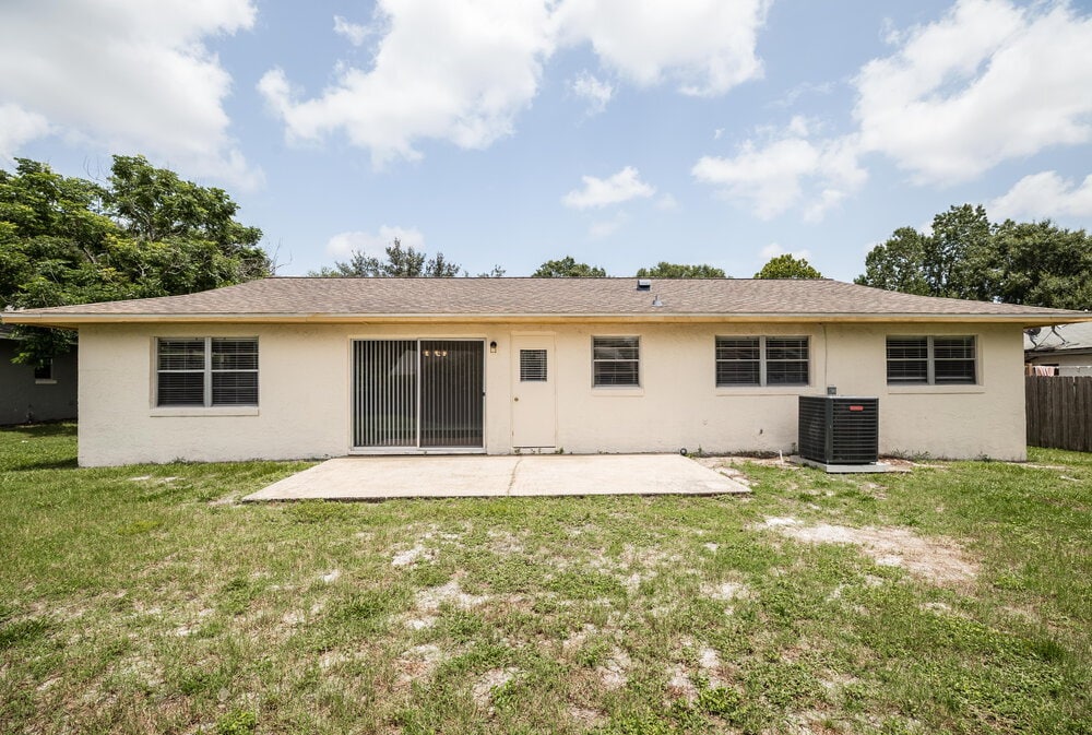 Building Photo - 8564 Cedar Cove Dr