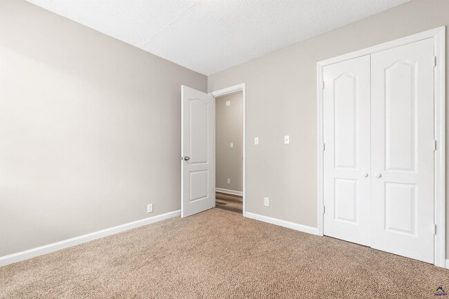 Building Photo - 308 Peach Blossom Rd