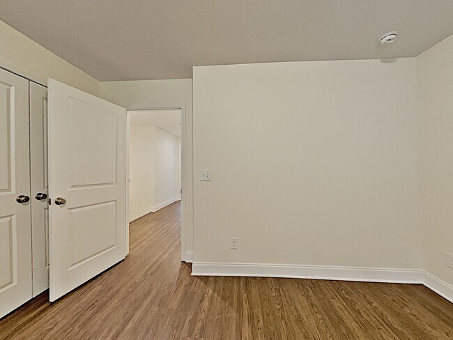 Building Photo - 407 Levon Ct