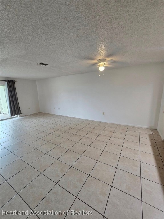 Building Photo - 4014 Vilabella Dr