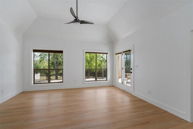 Building Photo - 401 Roy Creek Ln