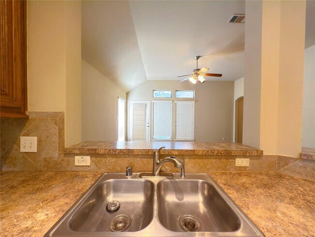 Building Photo - 11007 Witherspoon Dr
