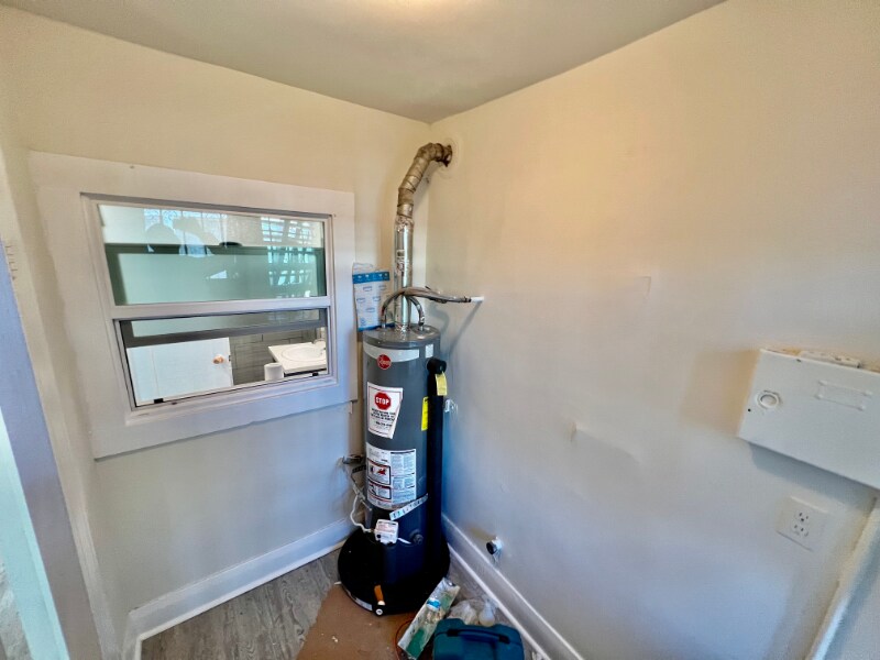 Building Photo - 855 W 43rd Pl