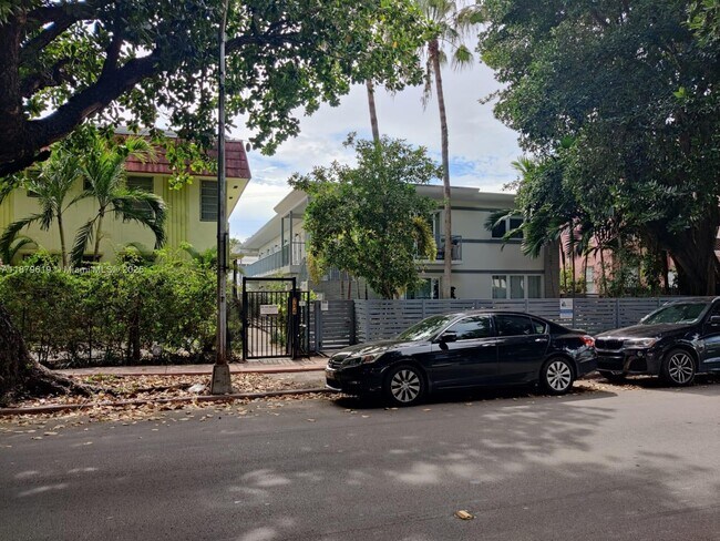 Building Photo - 740 Meridian Ave