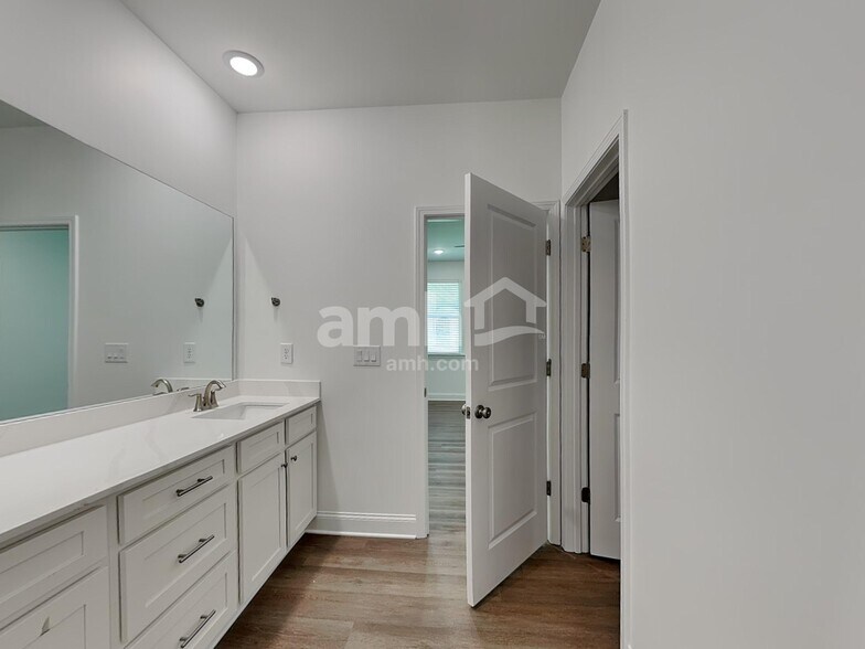 Building Photo - 1675 Soapstone Rd