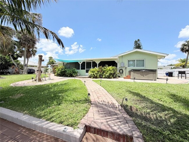 Building Photo - 2212 Club House Rd