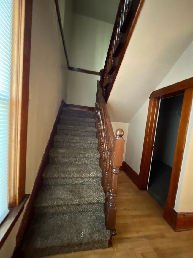 Building Photo - 712 Terrace Ave