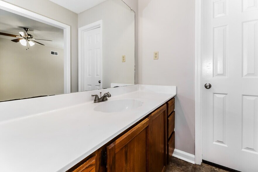 Building Photo - 6779 Cleary Dr