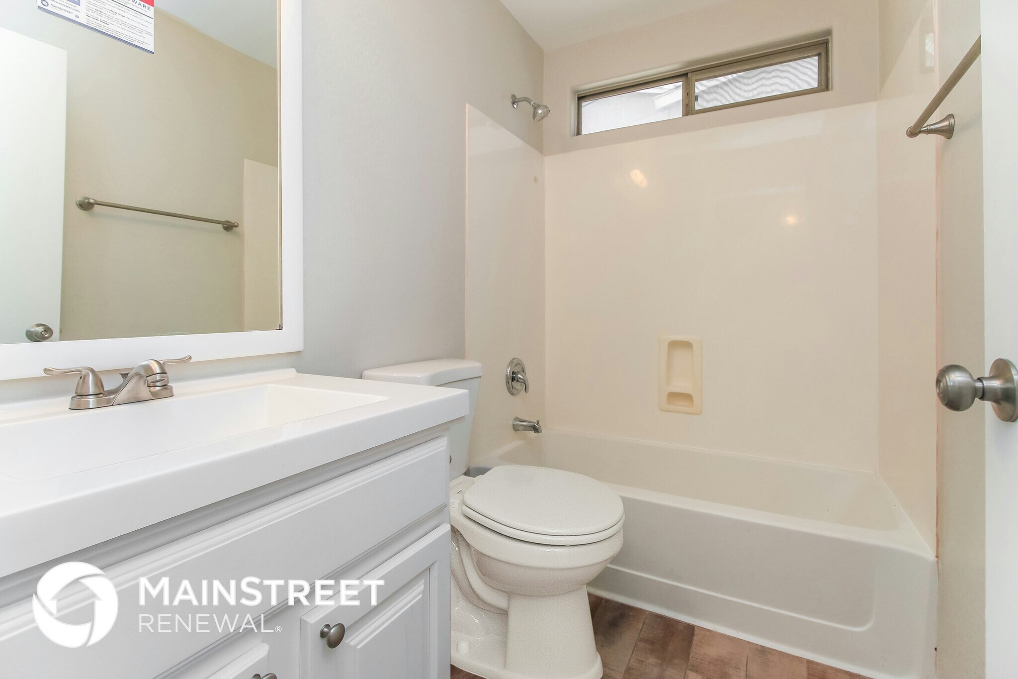 Building Photo - 1320 E Julie Ave