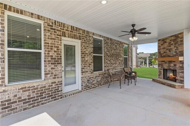 Building Photo - 213 Chiswick Lp