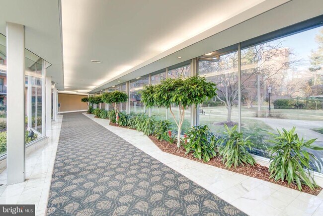 Building Photo - 4201 Cathedral Ave NW