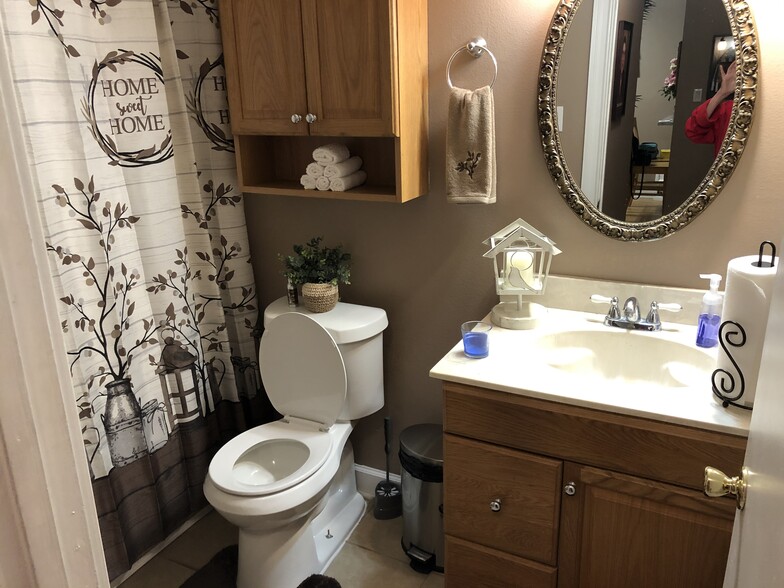 Building Photo - 14216 Woodlands Dr