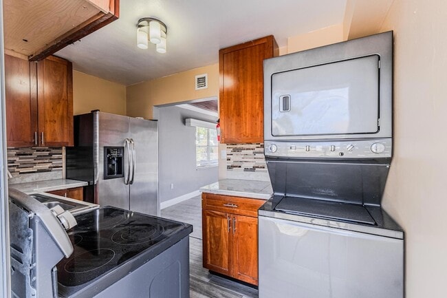 Building Photo - 112 W 34th St