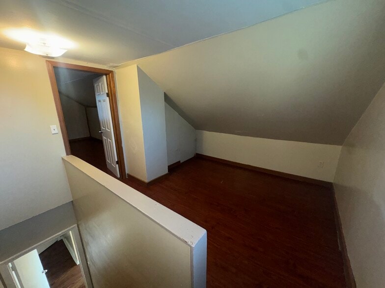 Building Photo - 4924 N 64th St