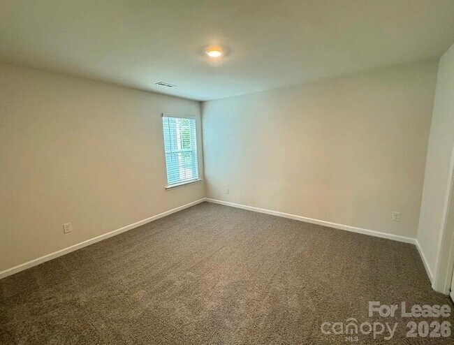 Building Photo - 1830 Vanderlyn St