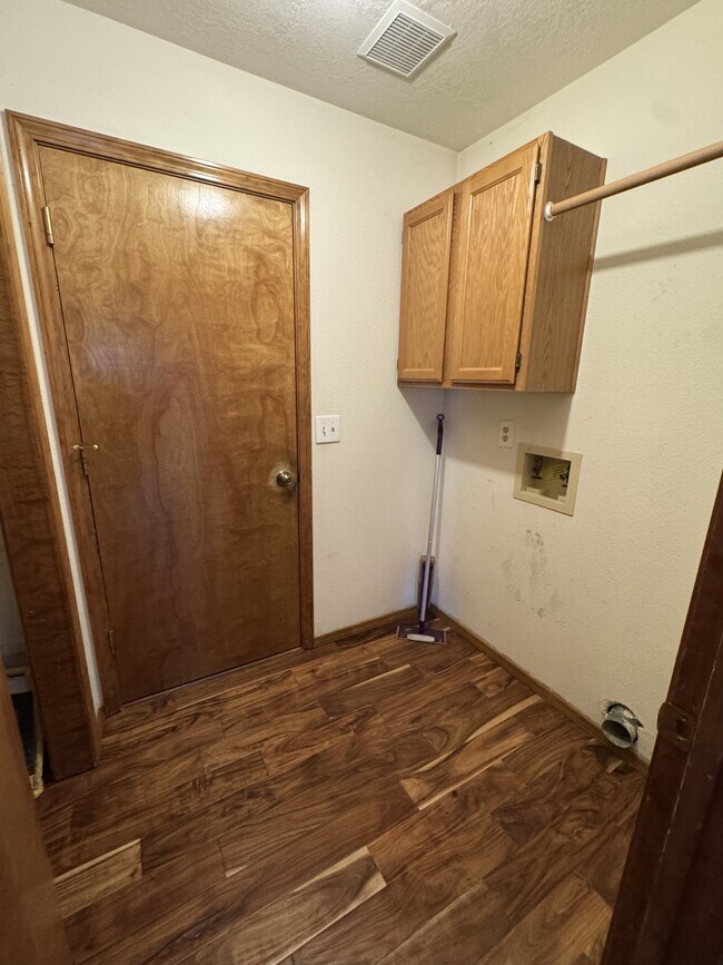 Building Photo - 426 W Arizona Ln