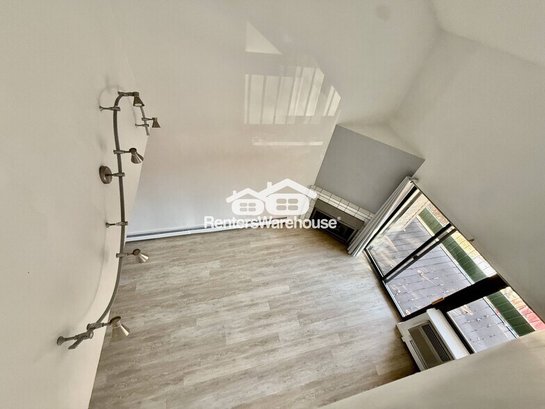 Building Photo - 7614 York Ave S