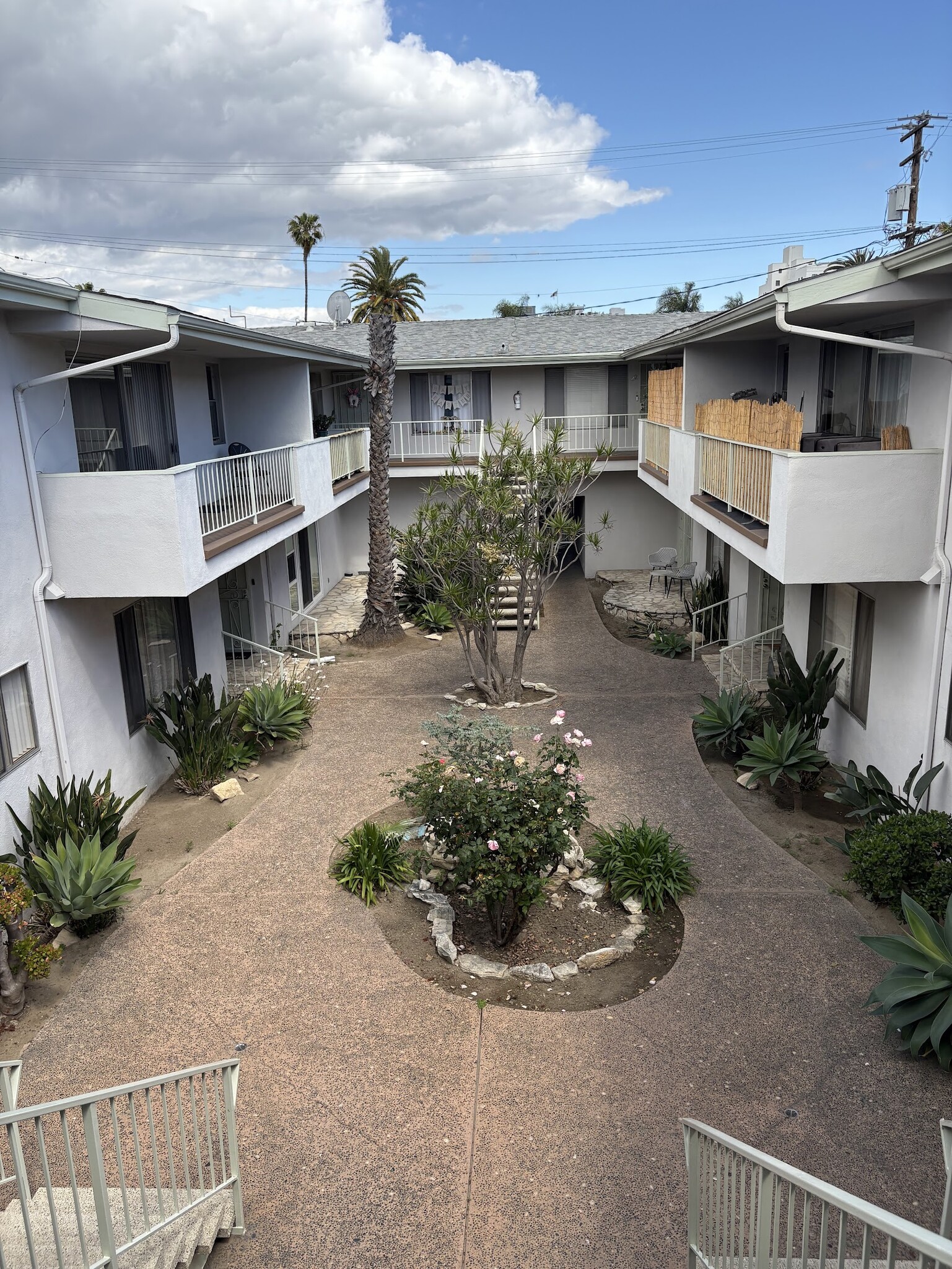 Building Photo - 840 Cedar Ave