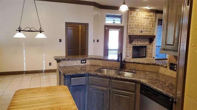 Building Photo - 1621 Colonial Dr