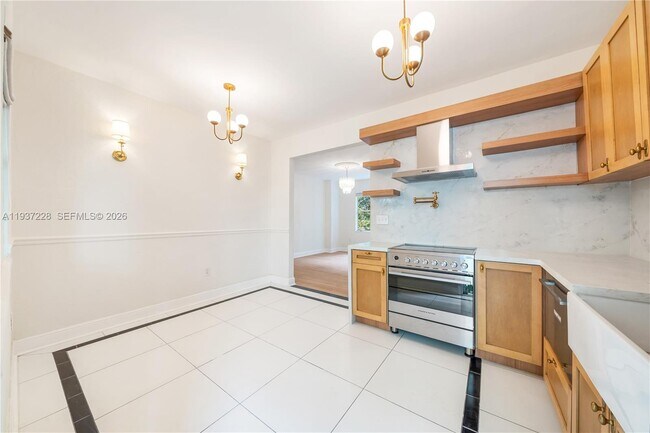 Building Photo - 726 Meridian Ave