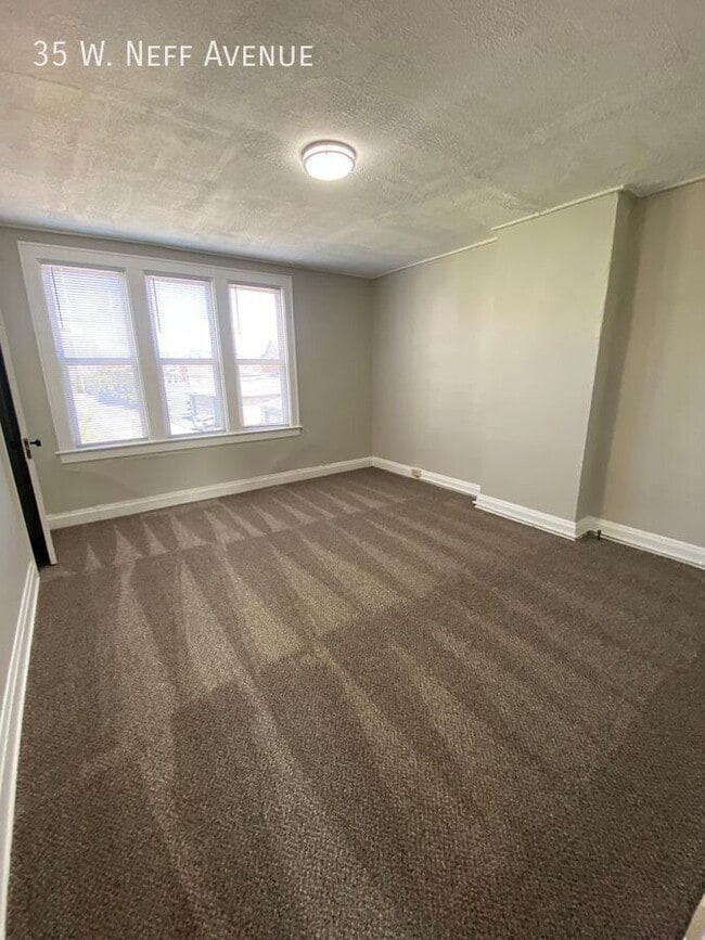 Building Photo - 35 W Neff Ave