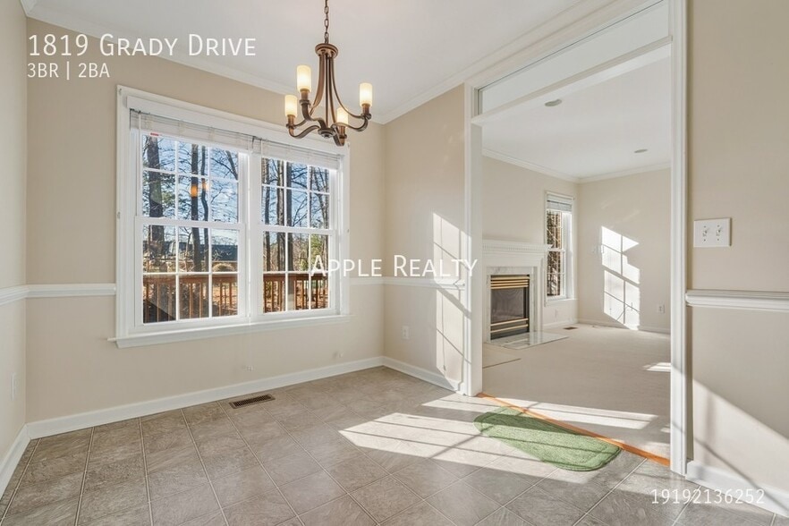 Building Photo - 1819 Grady Dr