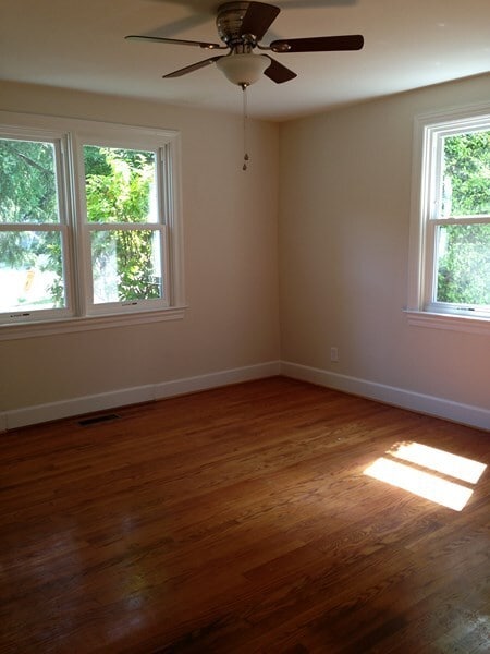 Building Photo - 1530 W Little Creek Rd