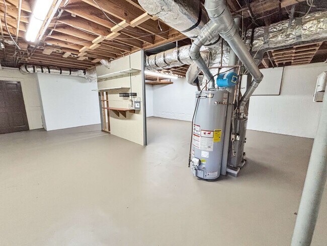 Building Photo - Cozy 4 BR 2 BR House in Piedmont Hills!