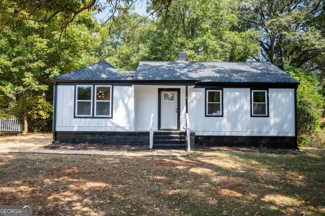 Building Photo - 495 Clover St