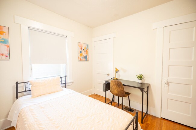 Building Photo - Spacious Furnished Home Near Pasadena City College