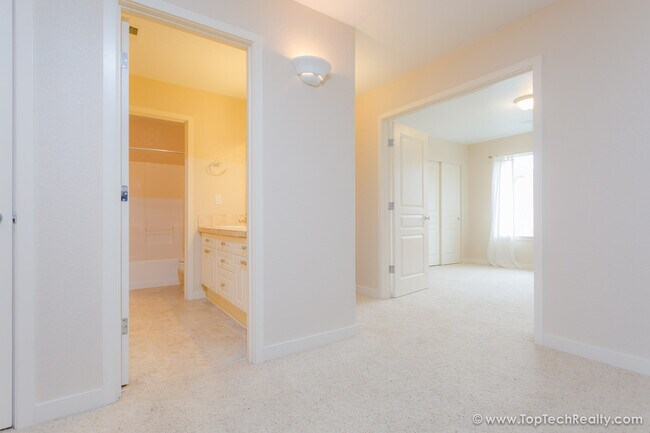 Building Photo - 182 NW 209th Ave
