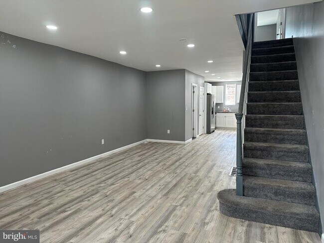 Building Photo - 1438 Knorr St