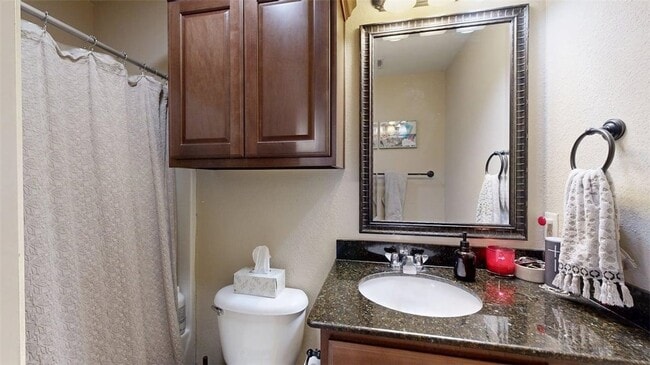 Building Photo - 454 Chimney Hill Dr