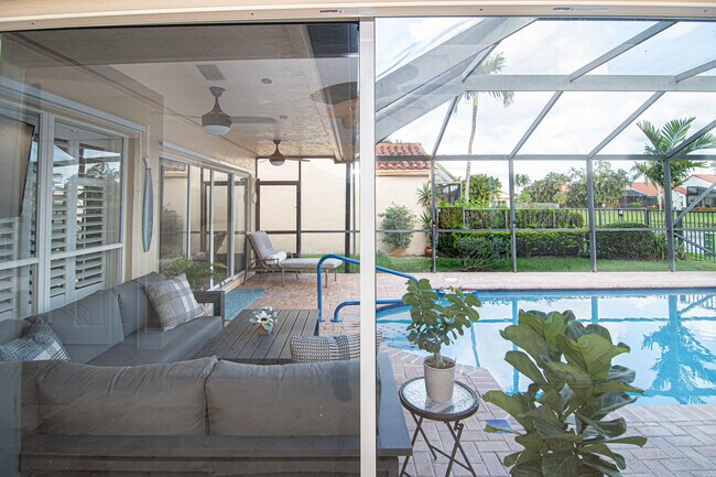 Building Photo - 8410 Brussels Way