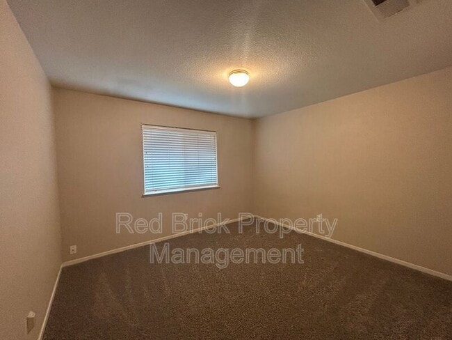 Building Photo - 2317 Florence Ave