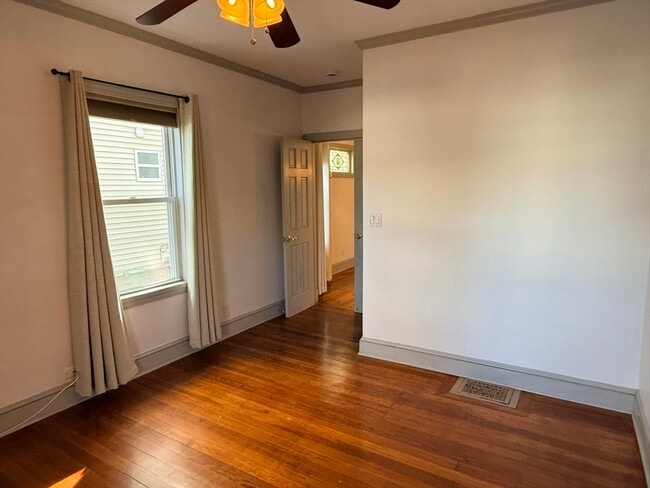 Building Photo - 96 King St