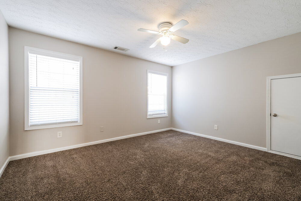 Building Photo - 111 Village Dr